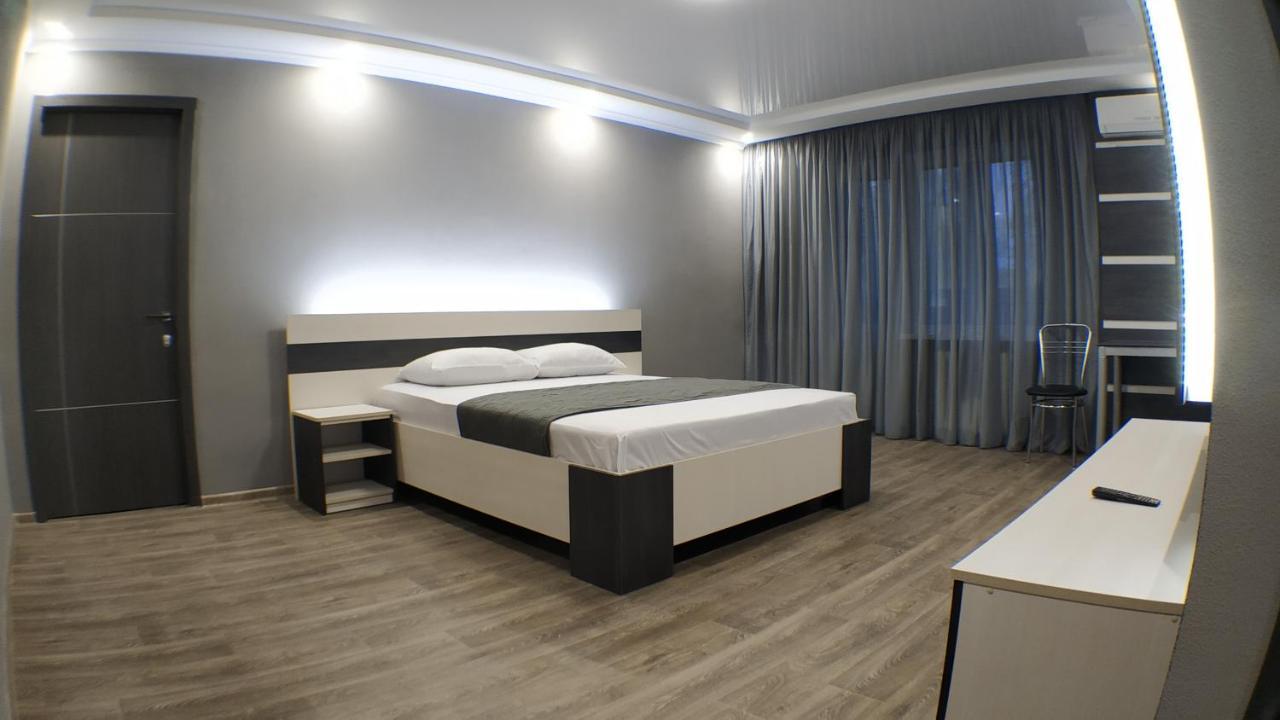 Двухкомнатный Люкс Центр Металлургов 19 Kr Apartments 克里沃罗格 外观 照片