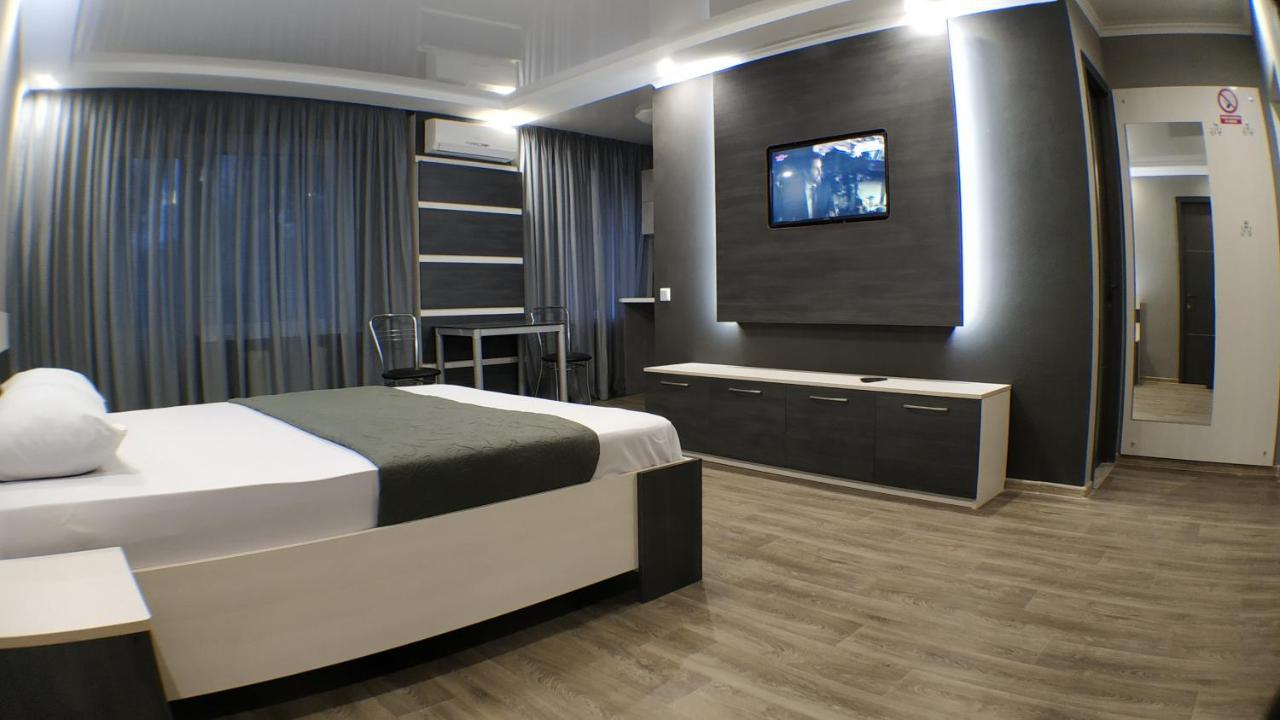 Двухкомнатный Люкс Центр Металлургов 19 Kr Apartments 克里沃罗格 外观 照片
