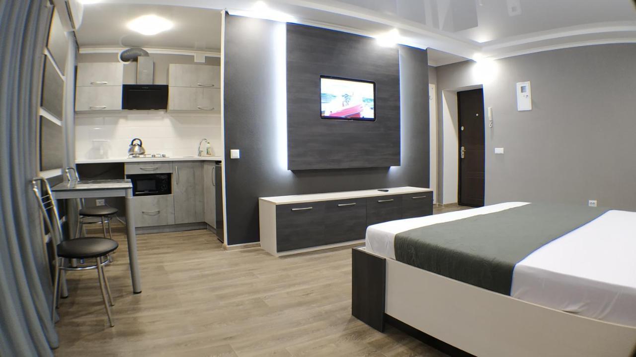 Двухкомнатный Люкс Центр Металлургов 19 Kr Apartments 克里沃罗格 外观 照片